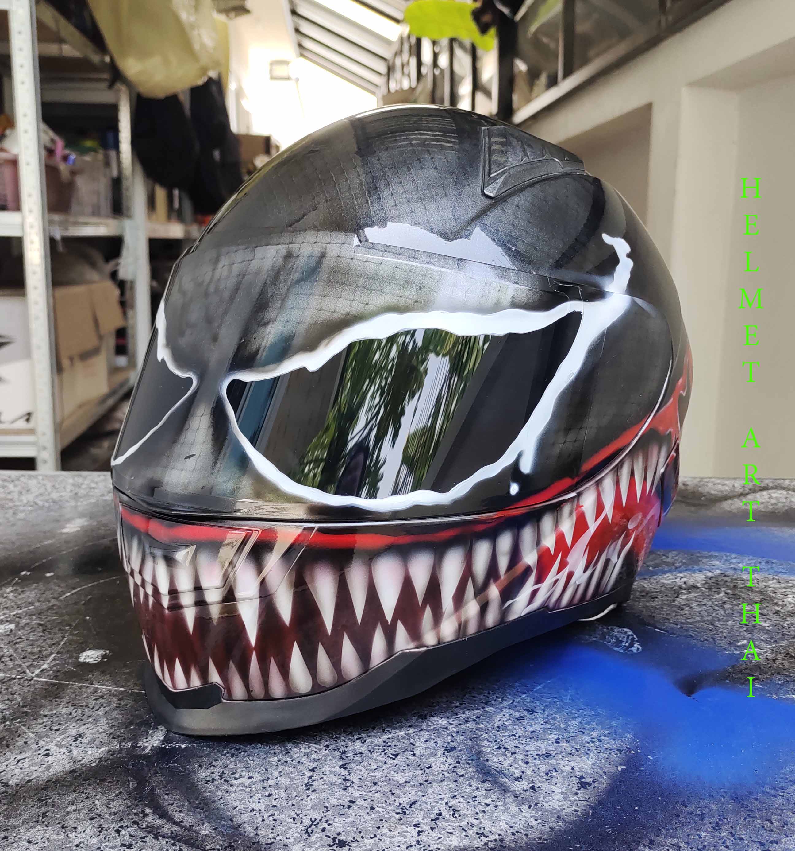 VENOM HELMET