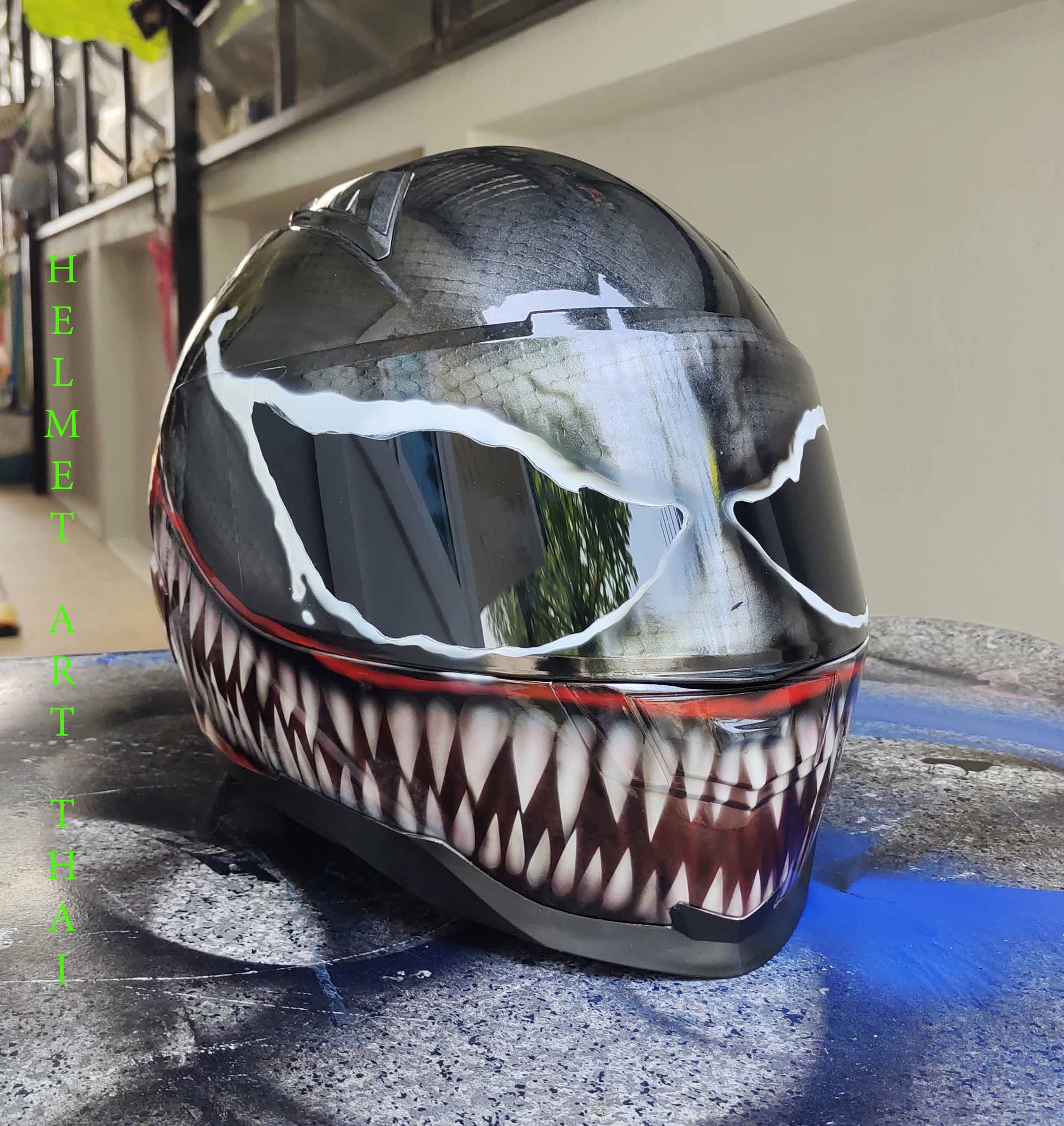 VENOM HELMET