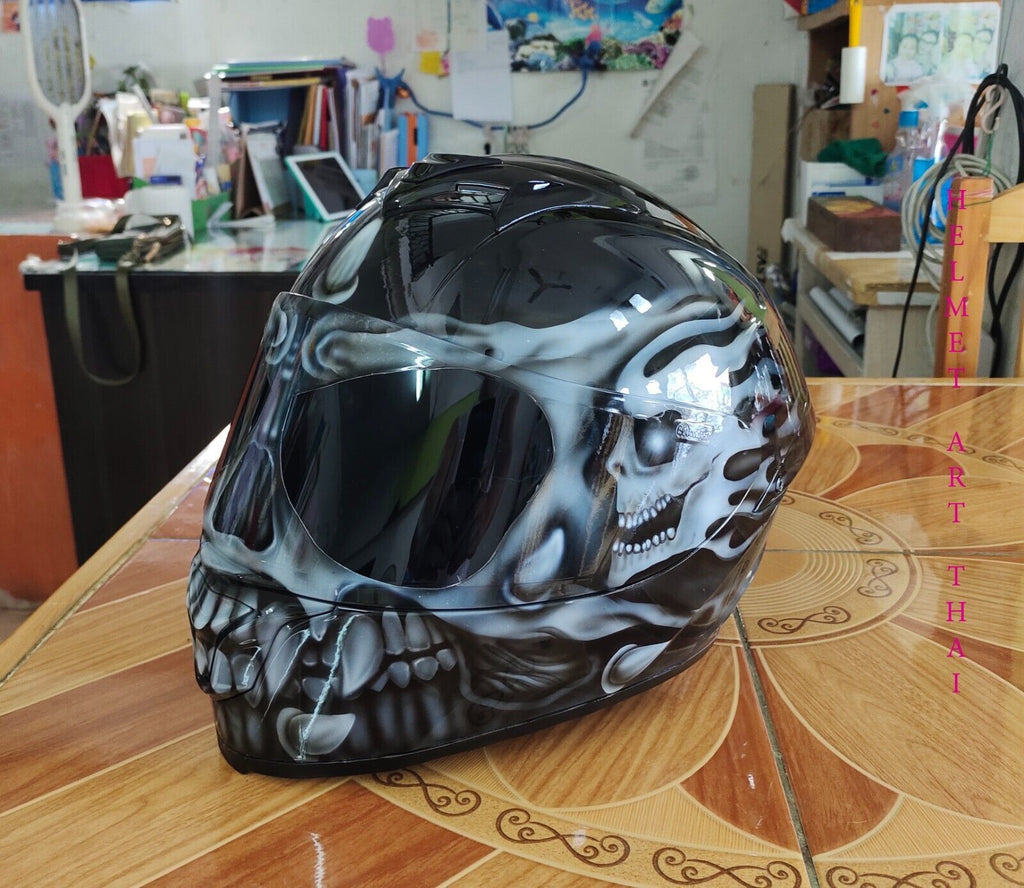 CUSTOM  AIRBRUSHED MOTORCYCLE HELMET