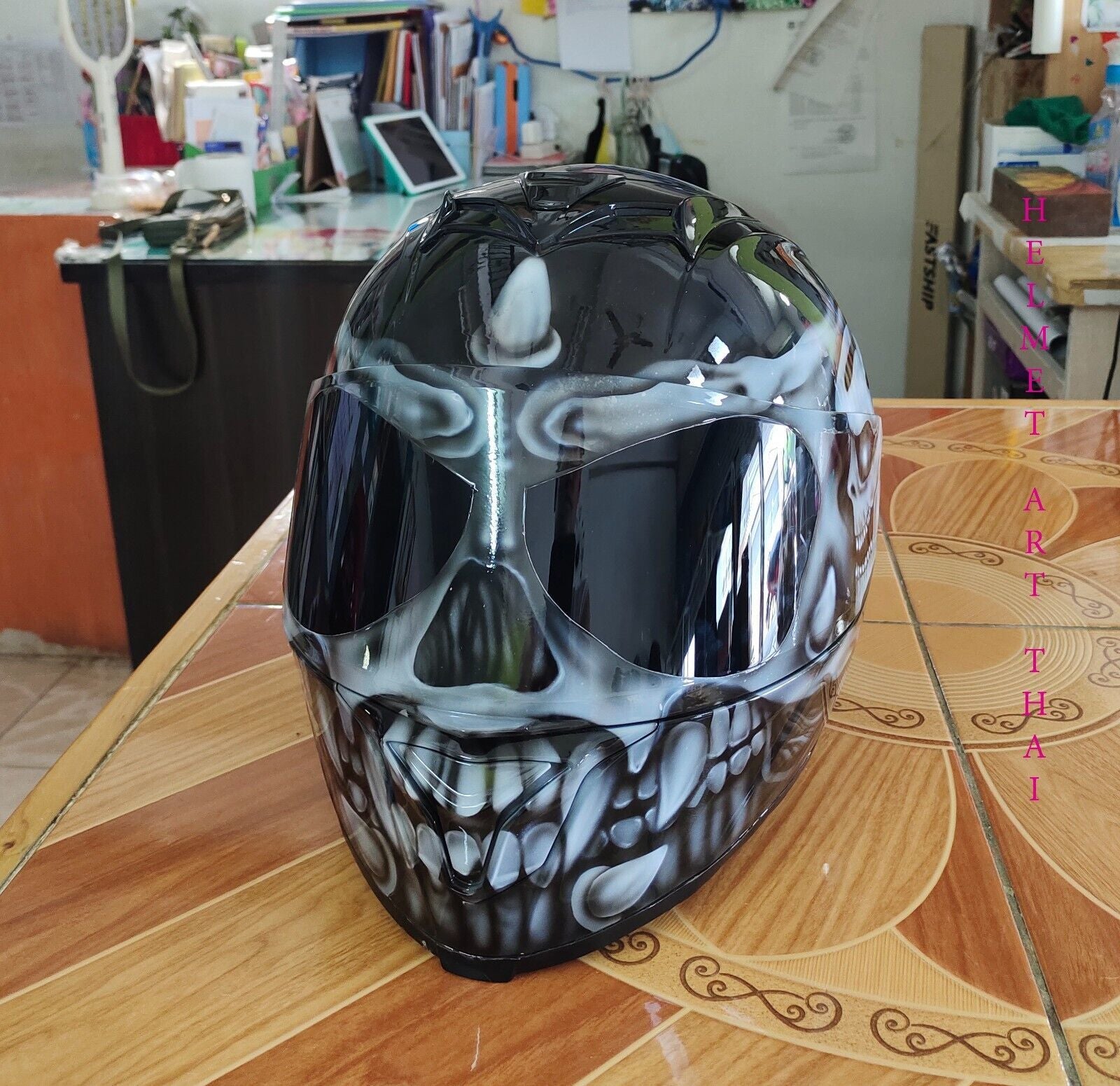 CUSTOM  AIRBRUSHED MOTORCYCLE HELMET