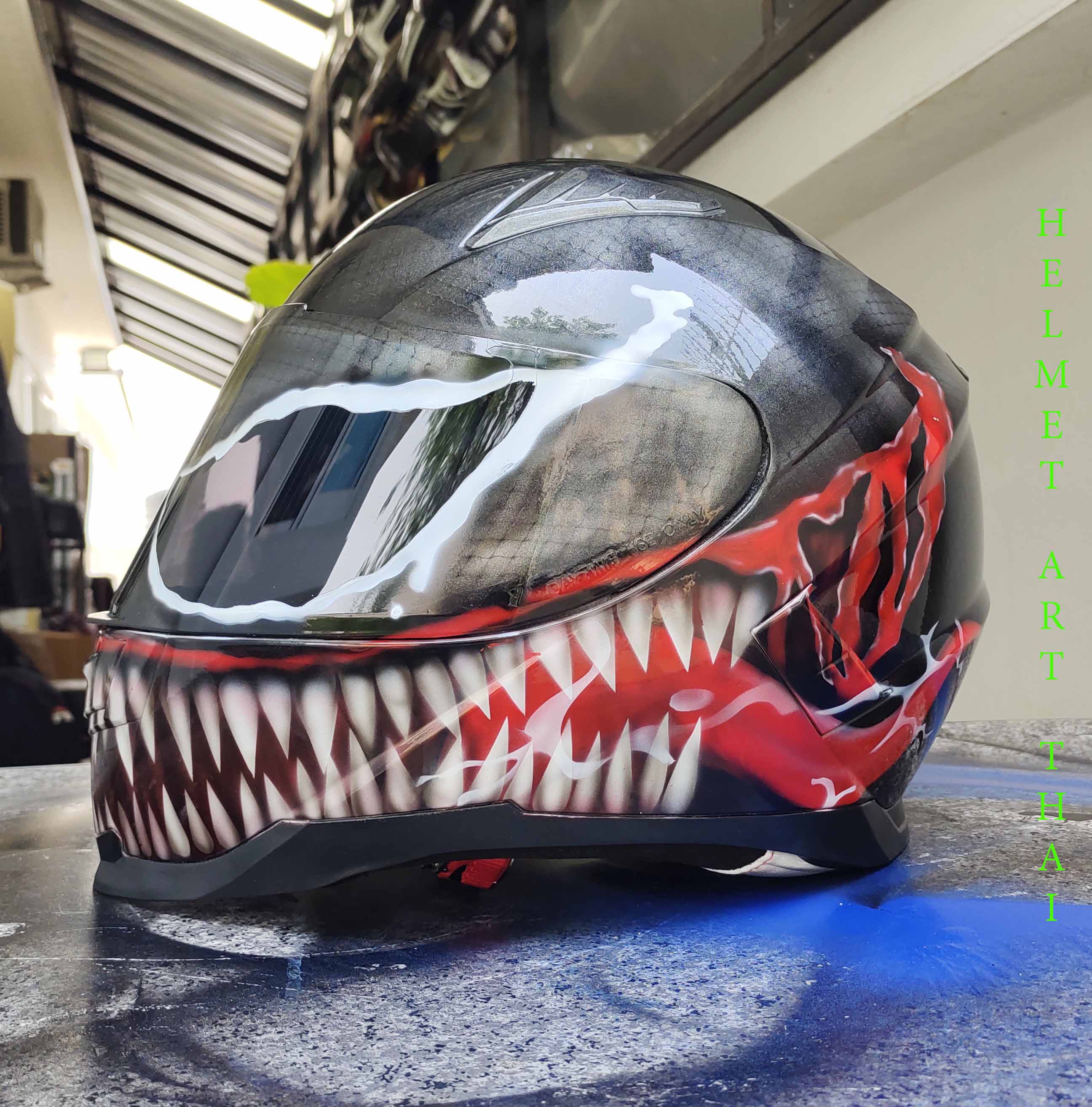 VENOM HELMET