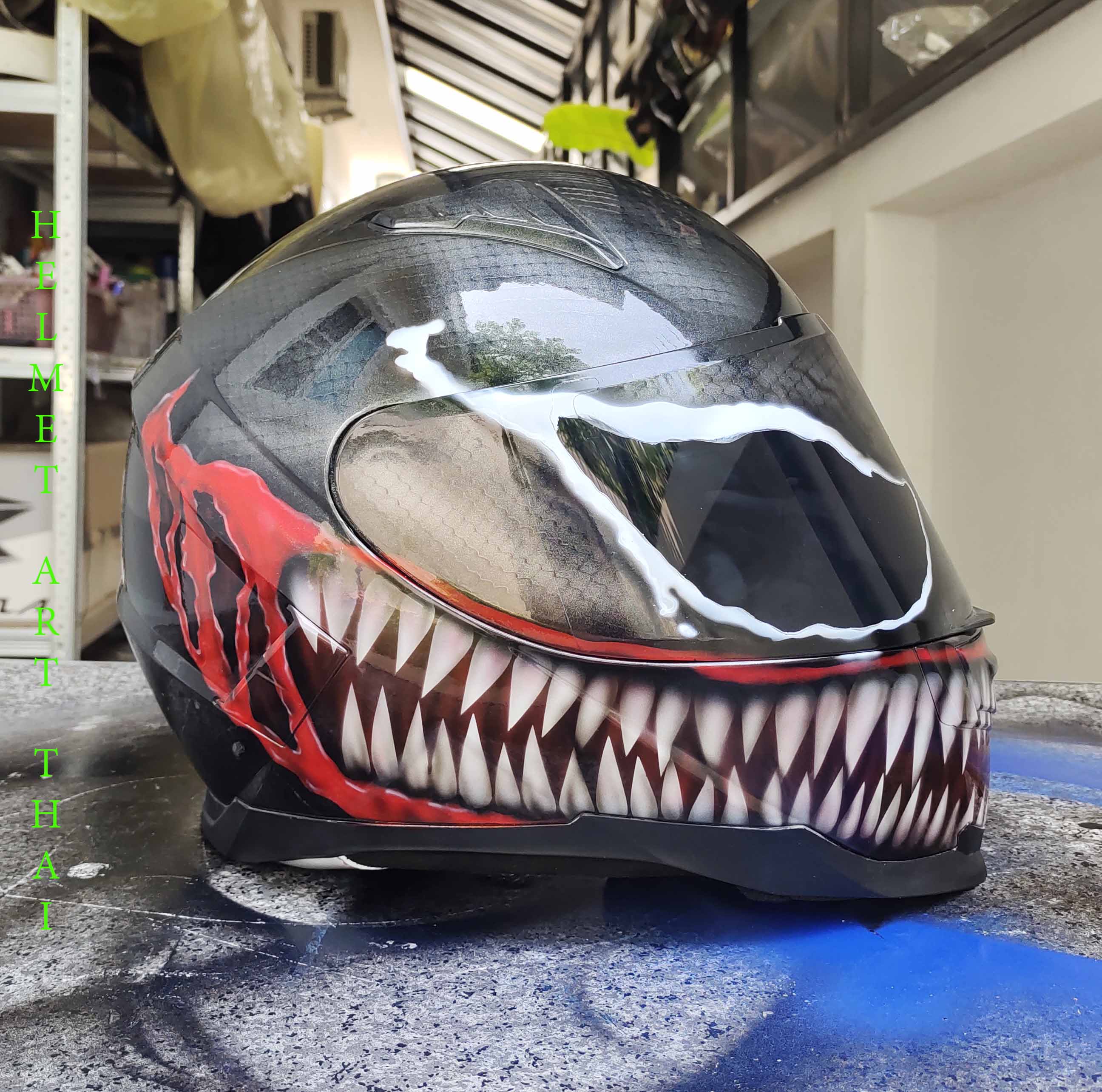 VENOM HELMET