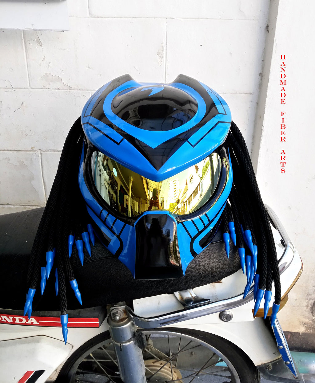 PREDATOR MOTORCYCLE HELMET