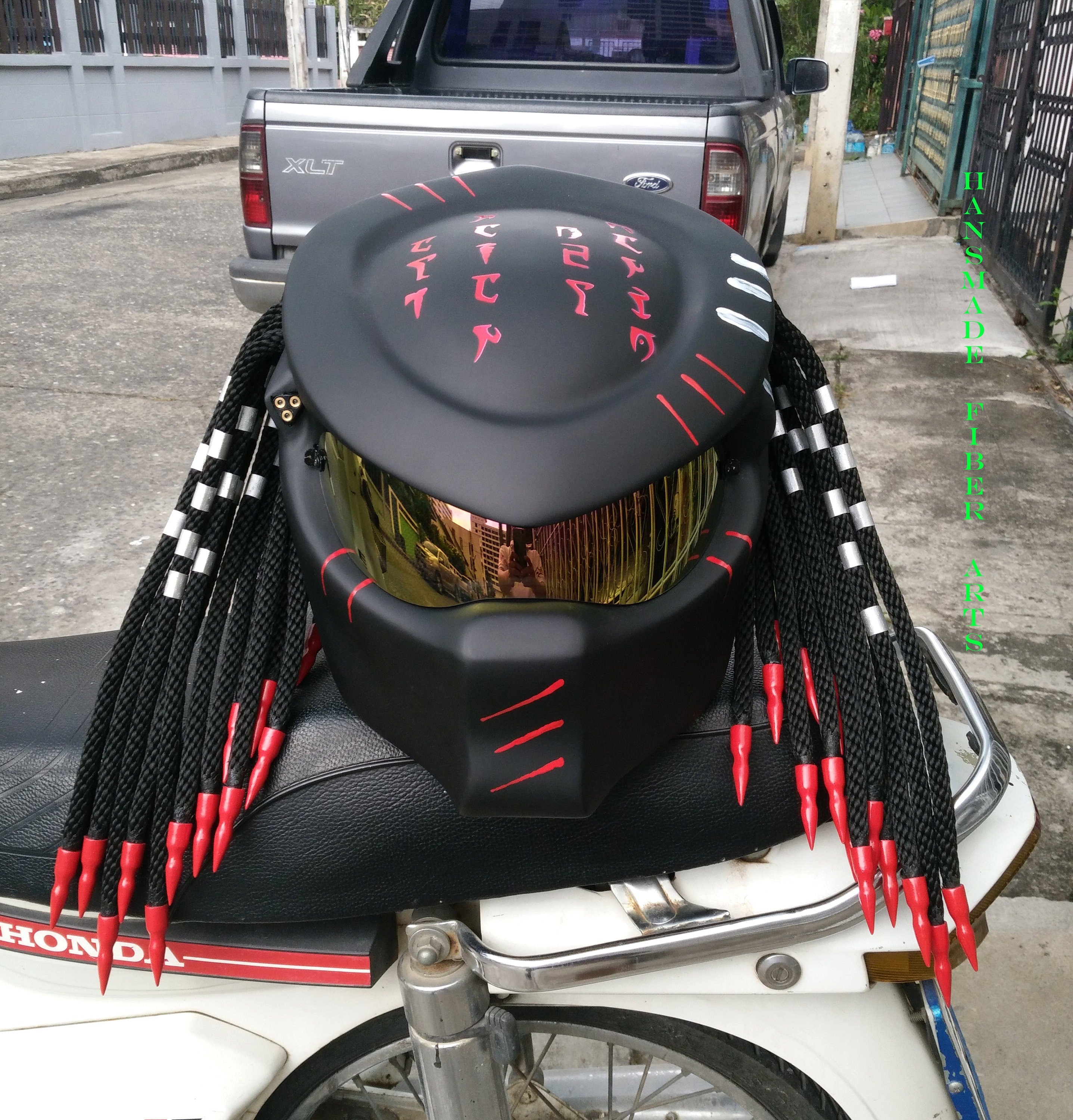 CUSTOM PREDATOR HELMET