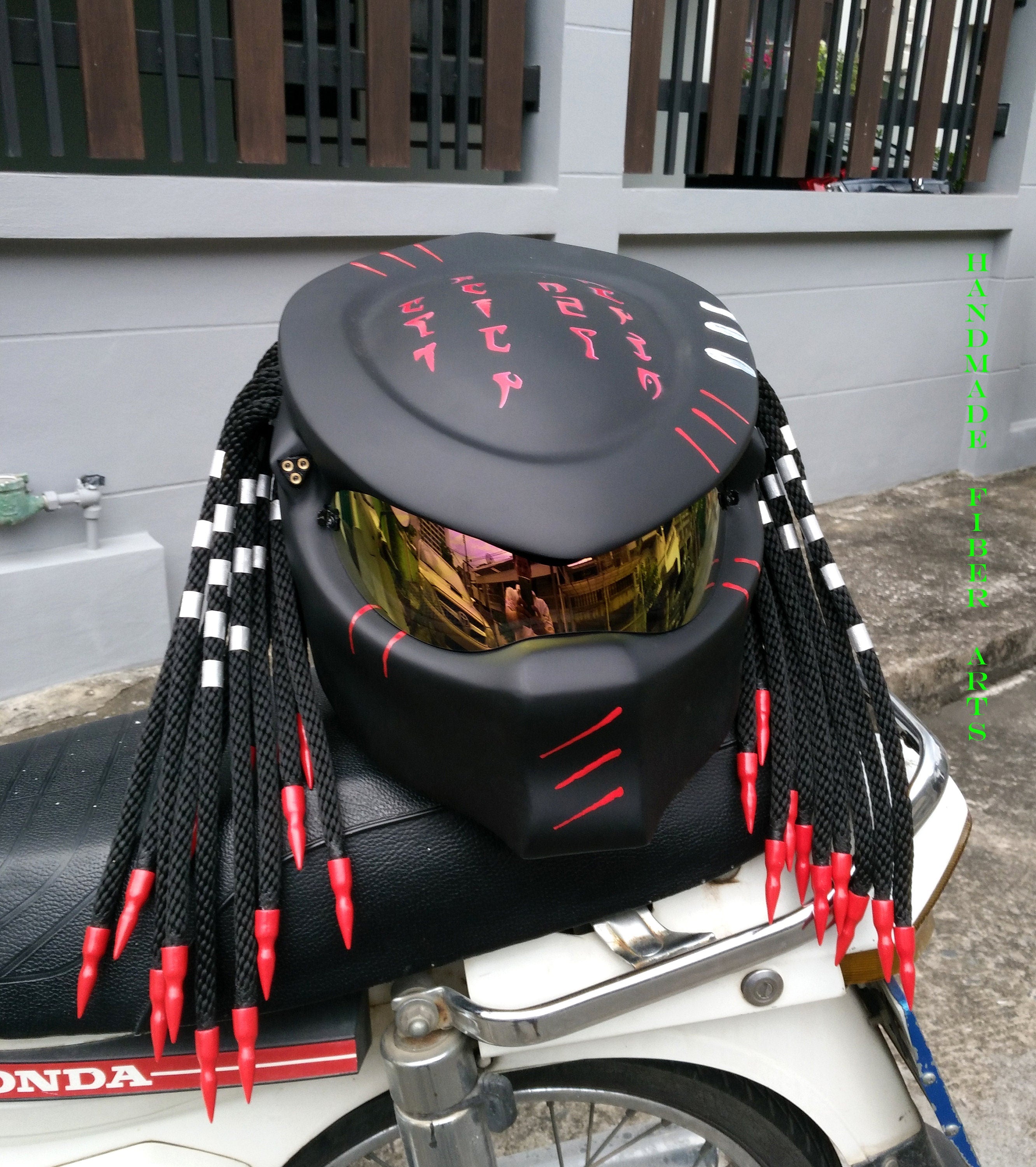 CUSTOM PREDATOR HELMET