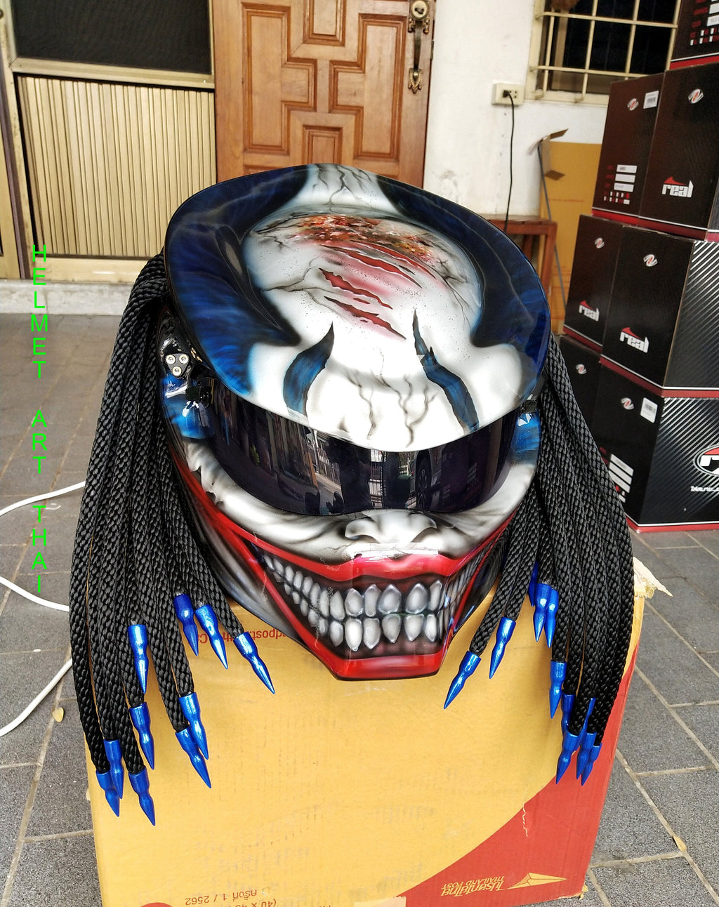 PREDATOR HELMET