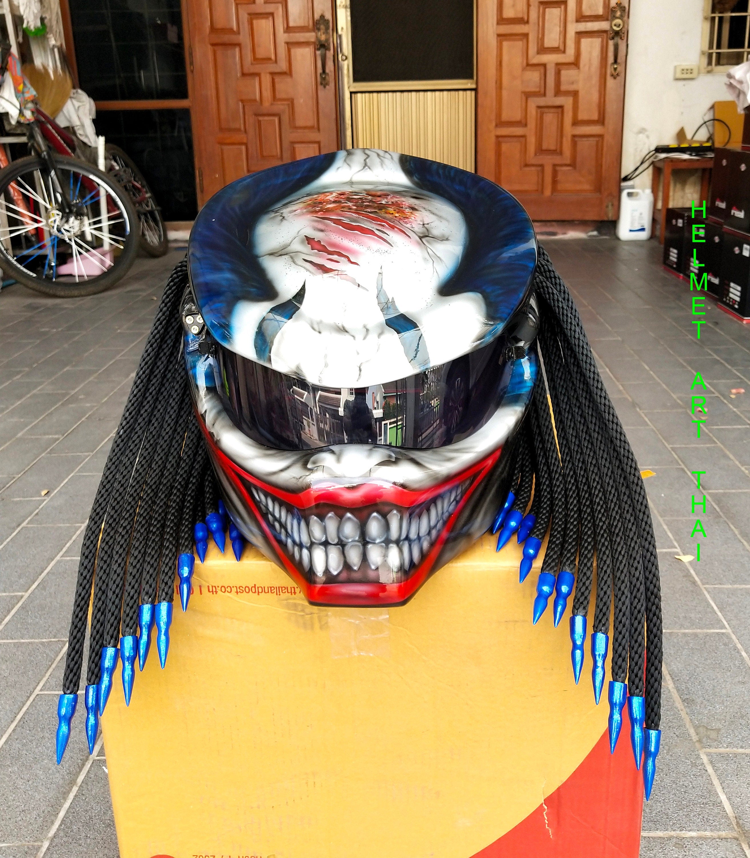 PREDATOR HELMET