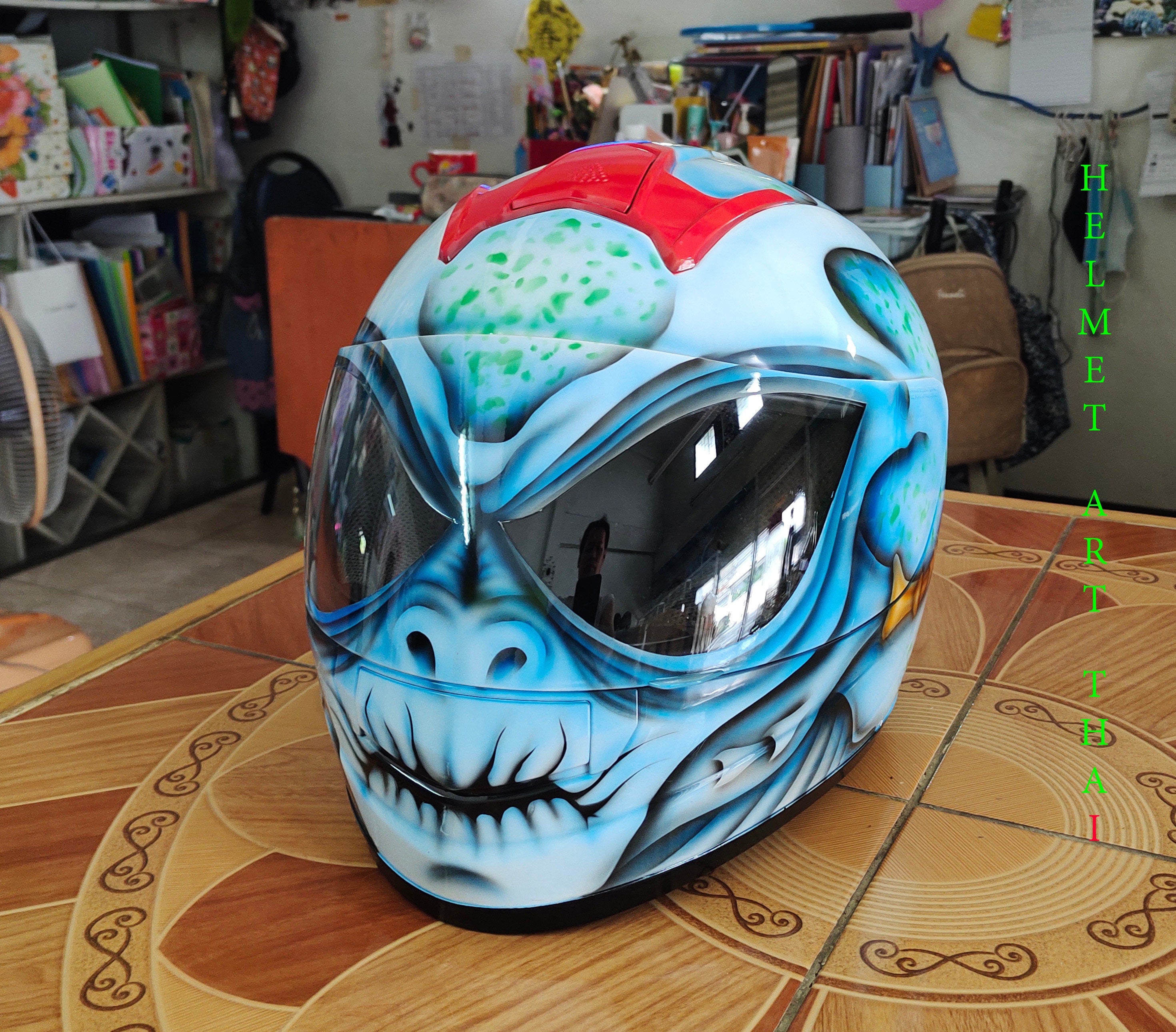 Alien Custom Airbrush Motorradhelm