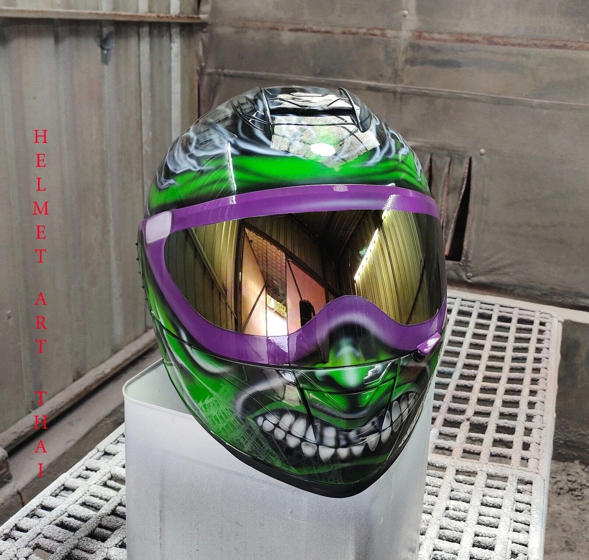HULK CUSTOM MOTORRADHELM
