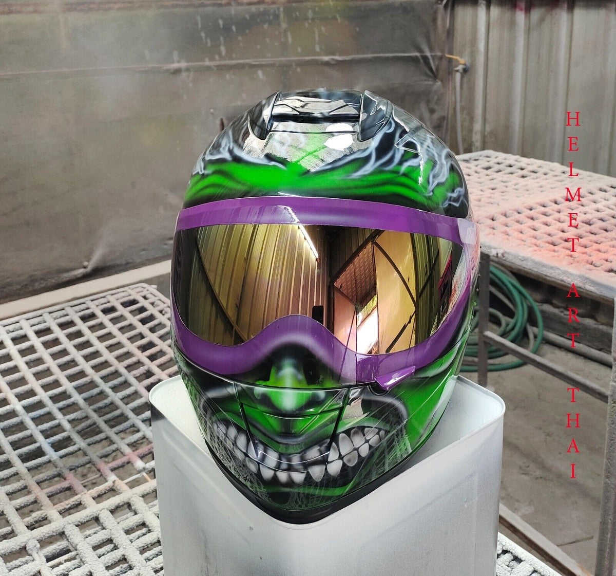 HULK CUSTOM MOTORRADHELM